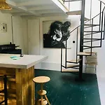 Charming Loft Apartment By Canal Saint Martin